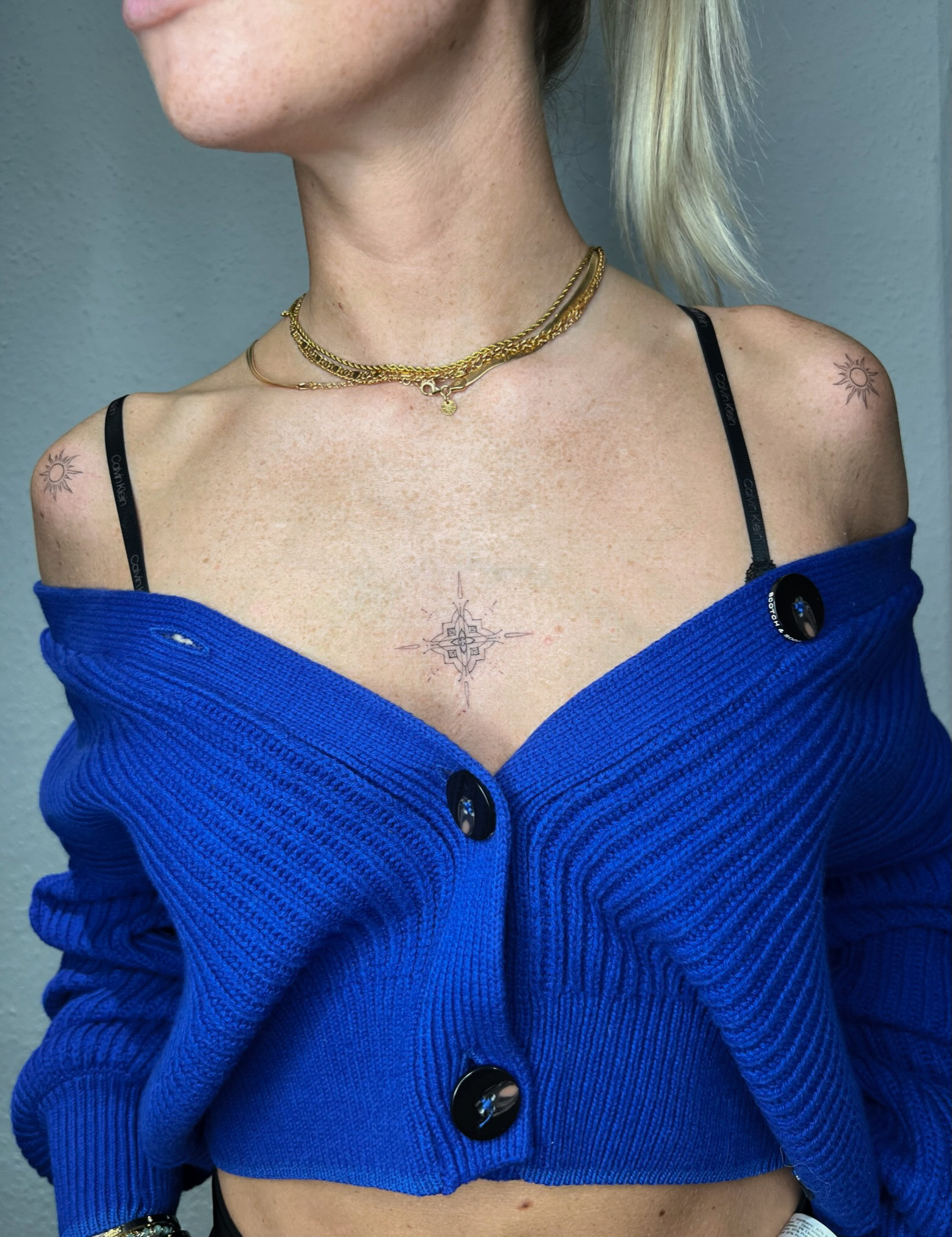 Filigranes Fineline Ornament-Tattoo am Unterarm